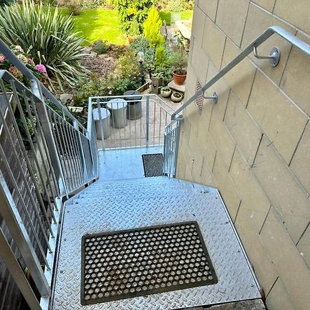 The Retreat, Luxury Studio Apartment In Bath With Parking Exterior photo