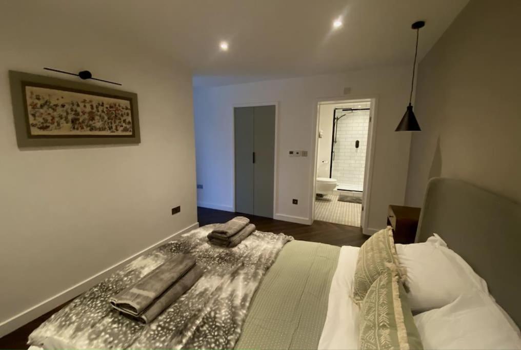 The Retreat, Luxury Studio Apartment In Bath With Parking Exterior photo