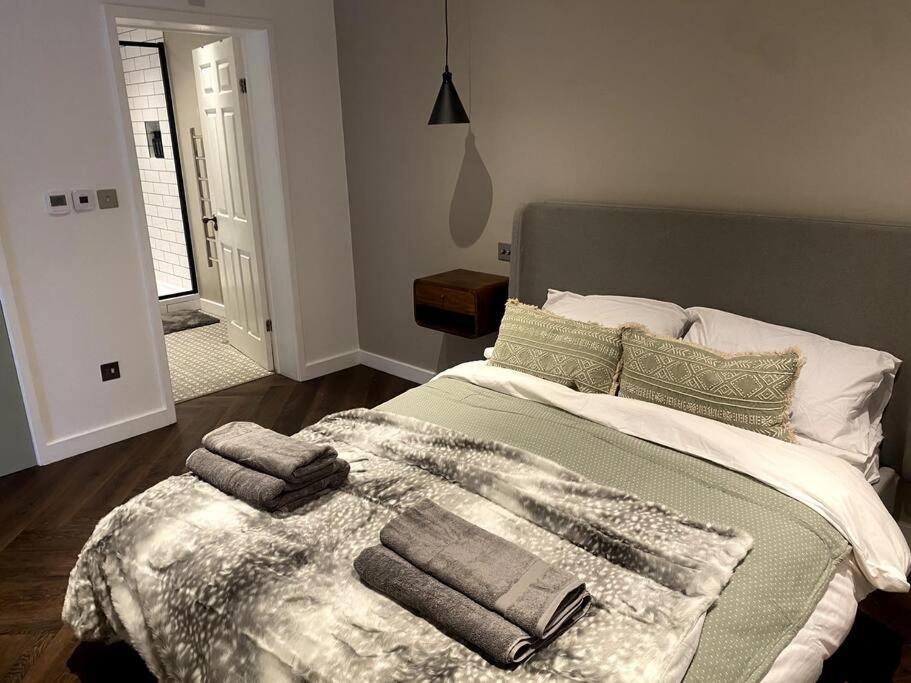 The Retreat, Luxury Studio Apartment In Bath With Parking Exterior photo