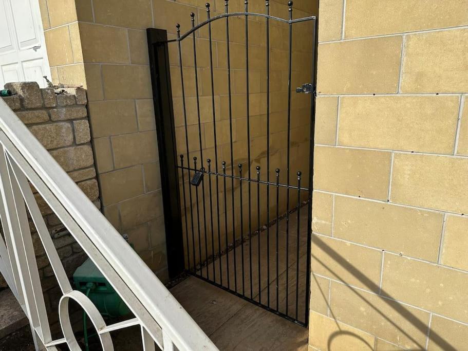 The Retreat, Luxury Studio Apartment In Bath With Parking Exterior photo