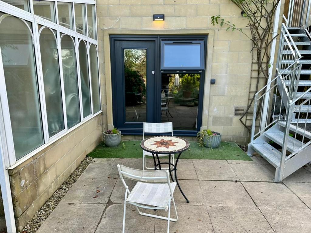The Retreat, Luxury Studio Apartment In Bath With Parking Exterior photo